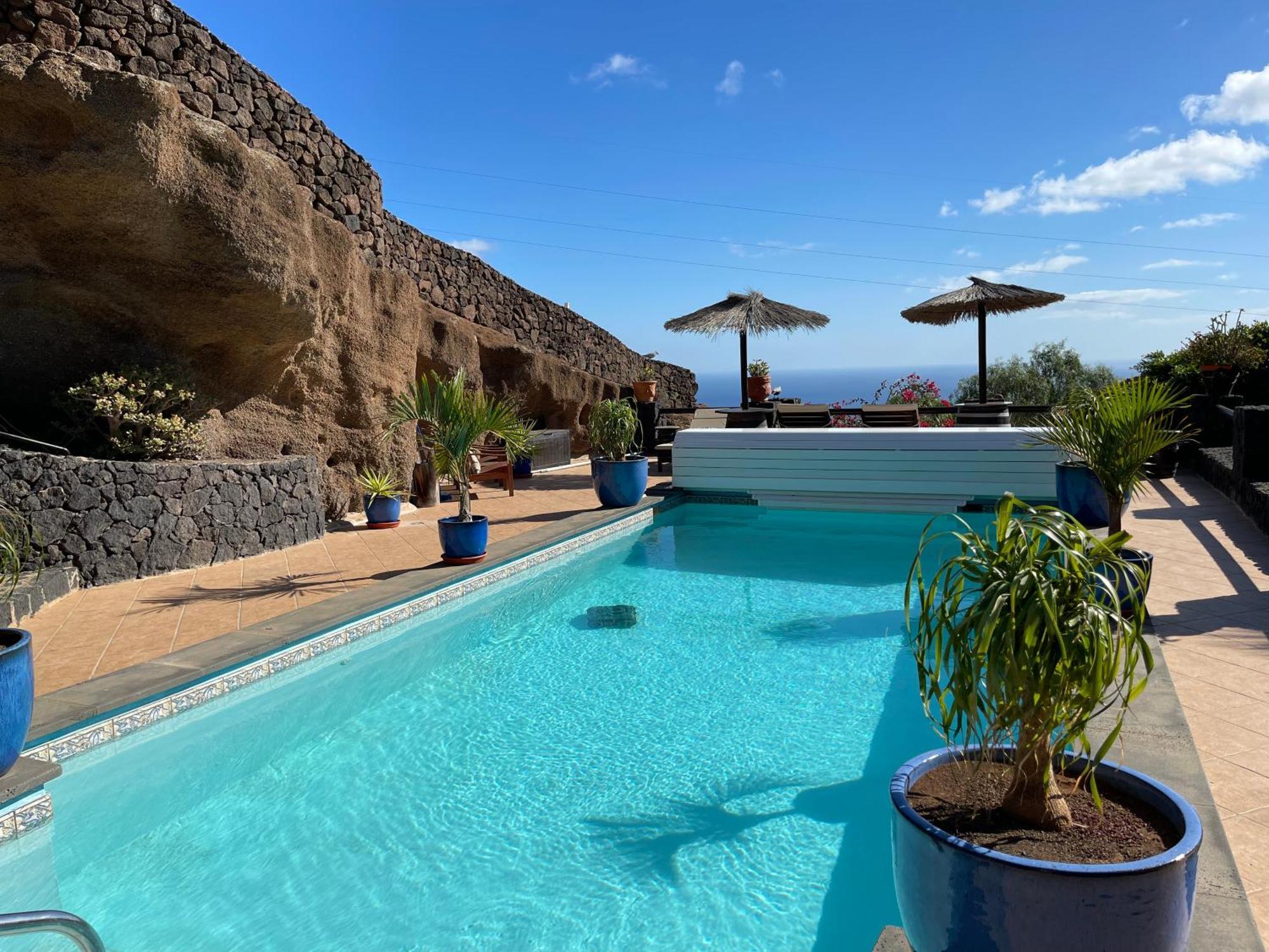 Castillo Lanzarote Villa Winni - Luxury Villa - Pet Friendly With Heated Pool La Asomada  Exterior photo