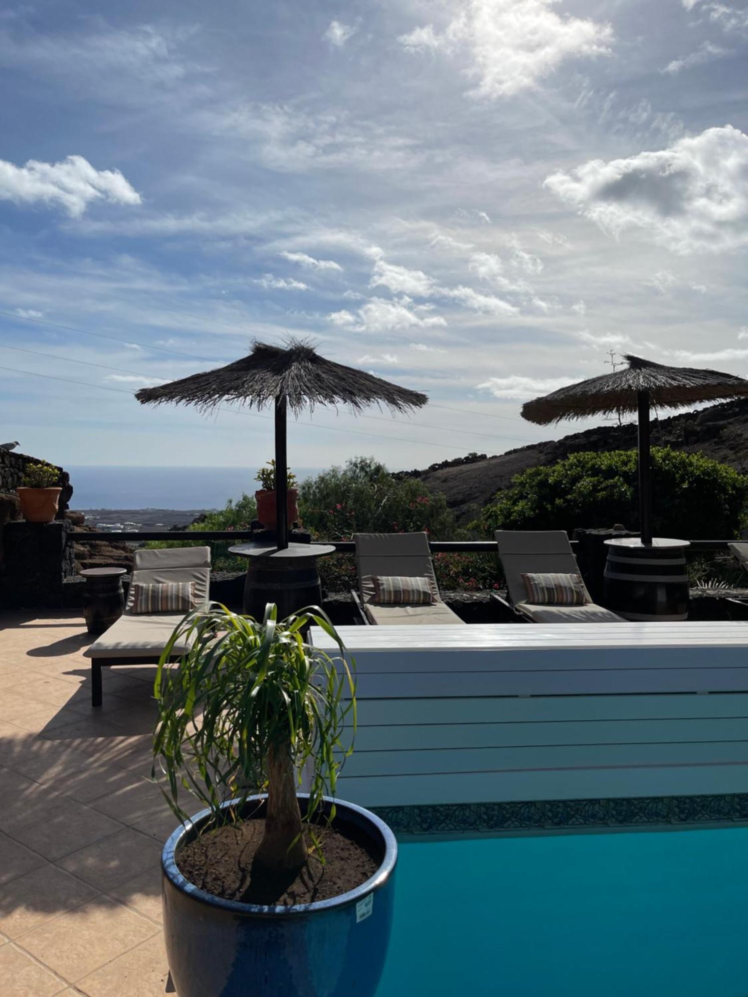 Castillo Lanzarote Villa Winni - Luxury Villa - Pet Friendly With Heated Pool La Asomada  Exterior photo